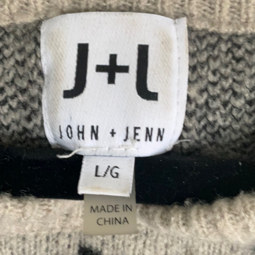 John + Jenn Cheetah Print Sweater - Picture 3 of 4